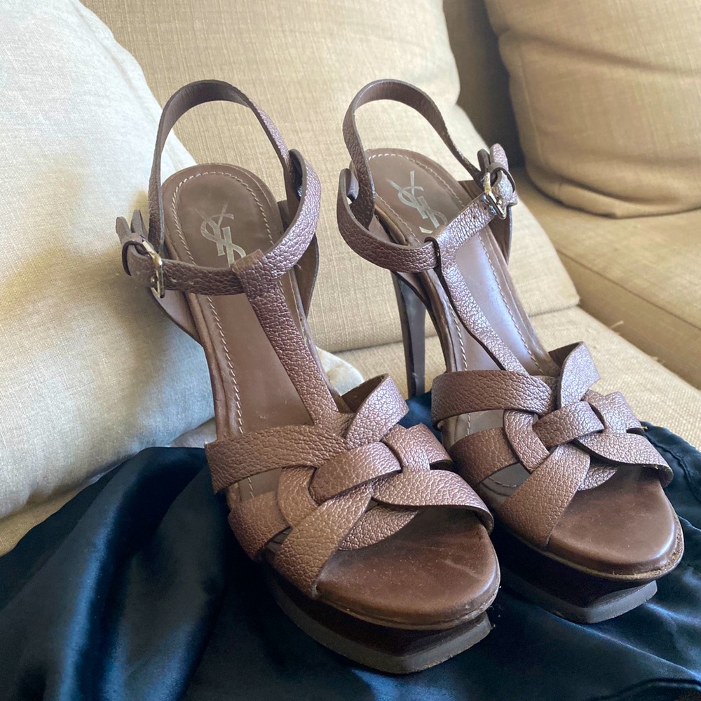 Yves Saint Laurent Gray/Brown Textured Sandals!
